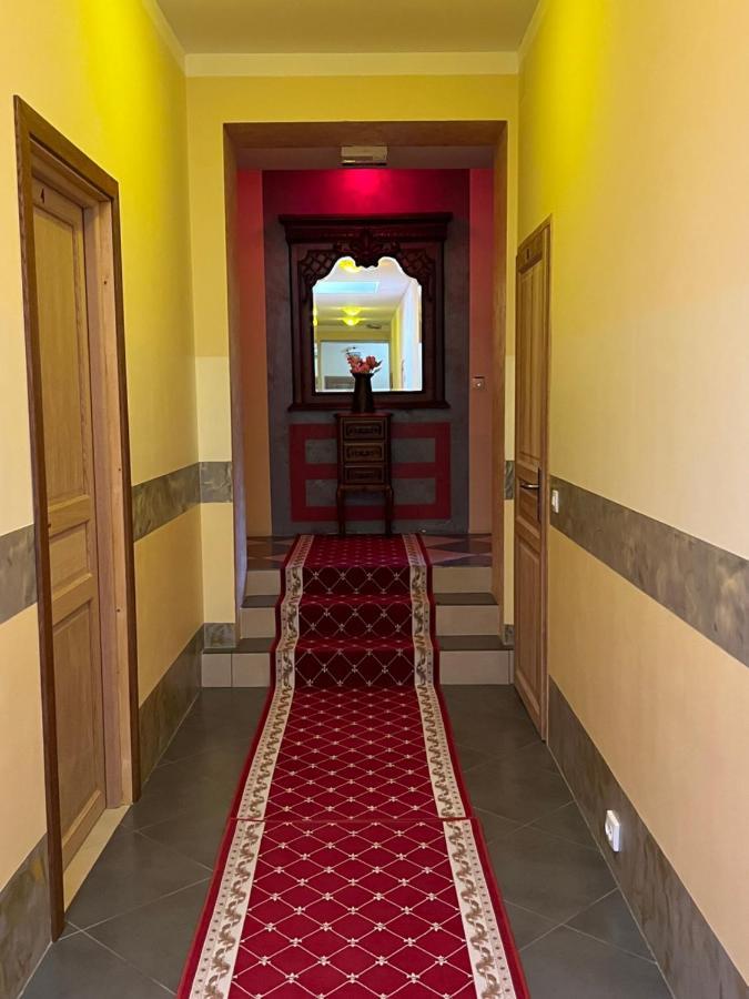 Château De Crènille Bed & Breakfast *