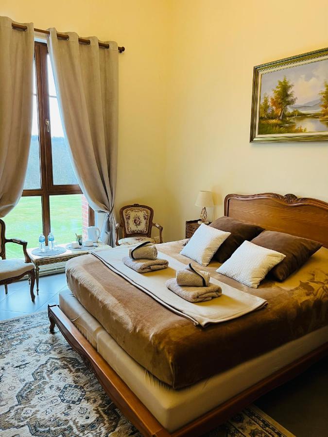 Château De Crènille Bed & Breakfast Chaumes-en-Brie