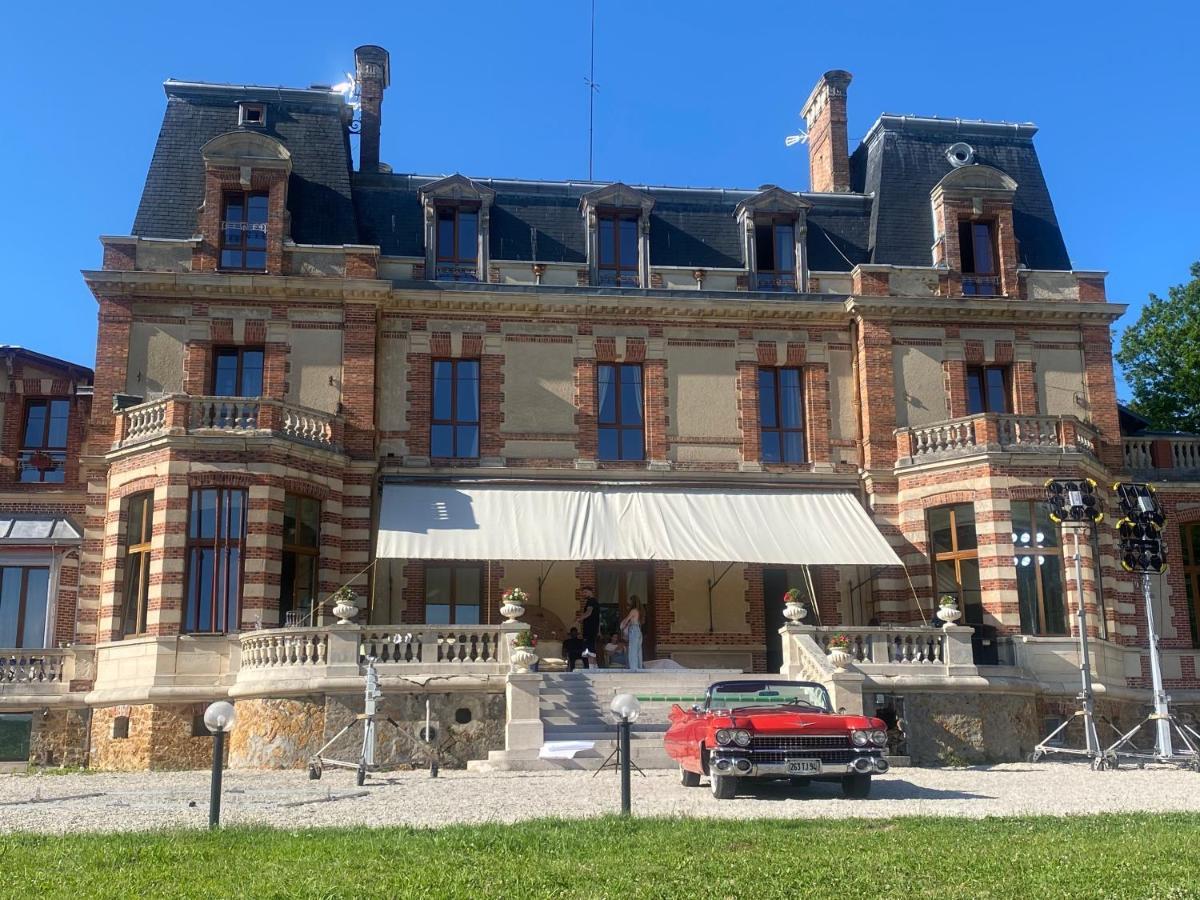 Château De Crènille Chaumes-en-Brie