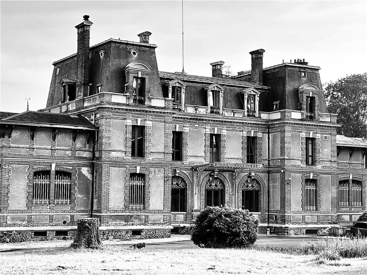 Château De Crènille *
