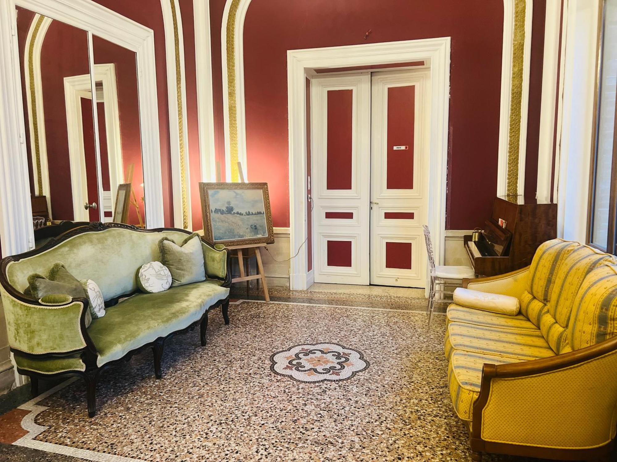 Château De Crènille *
