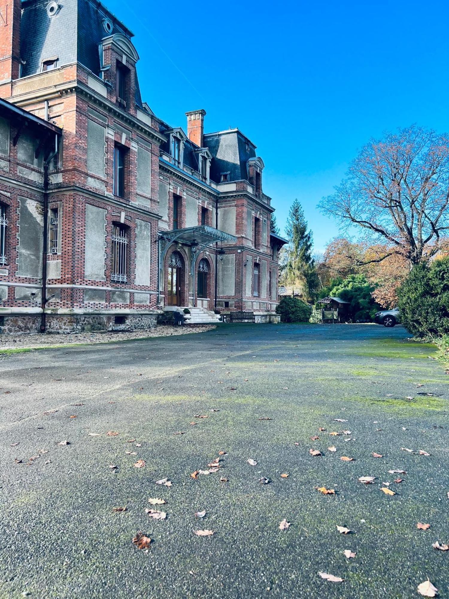 Couette-café Château De Crènille Chaumes-en-Brie