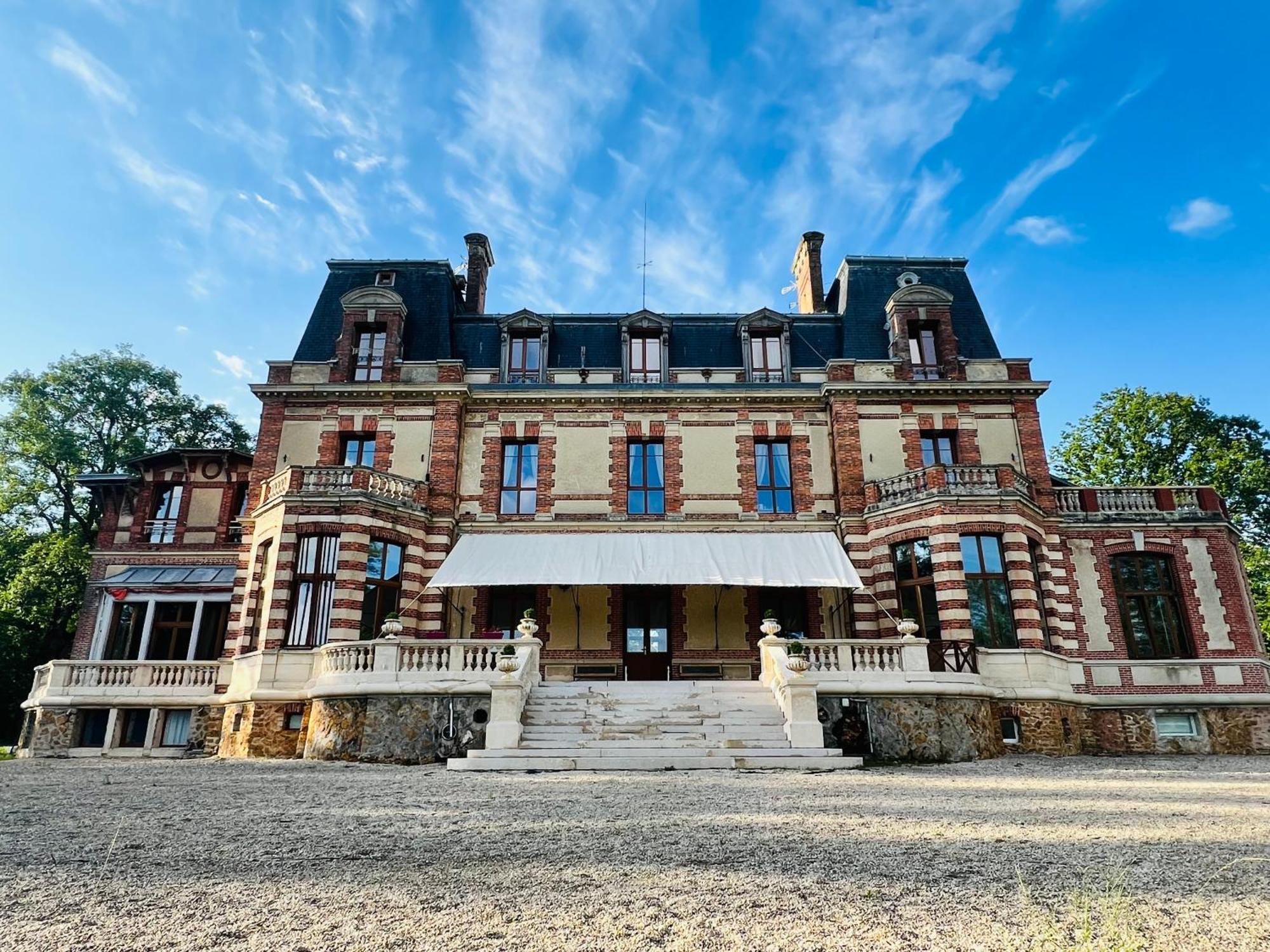 Couette-café Château De Crènille *